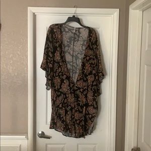 Kimono with side slits